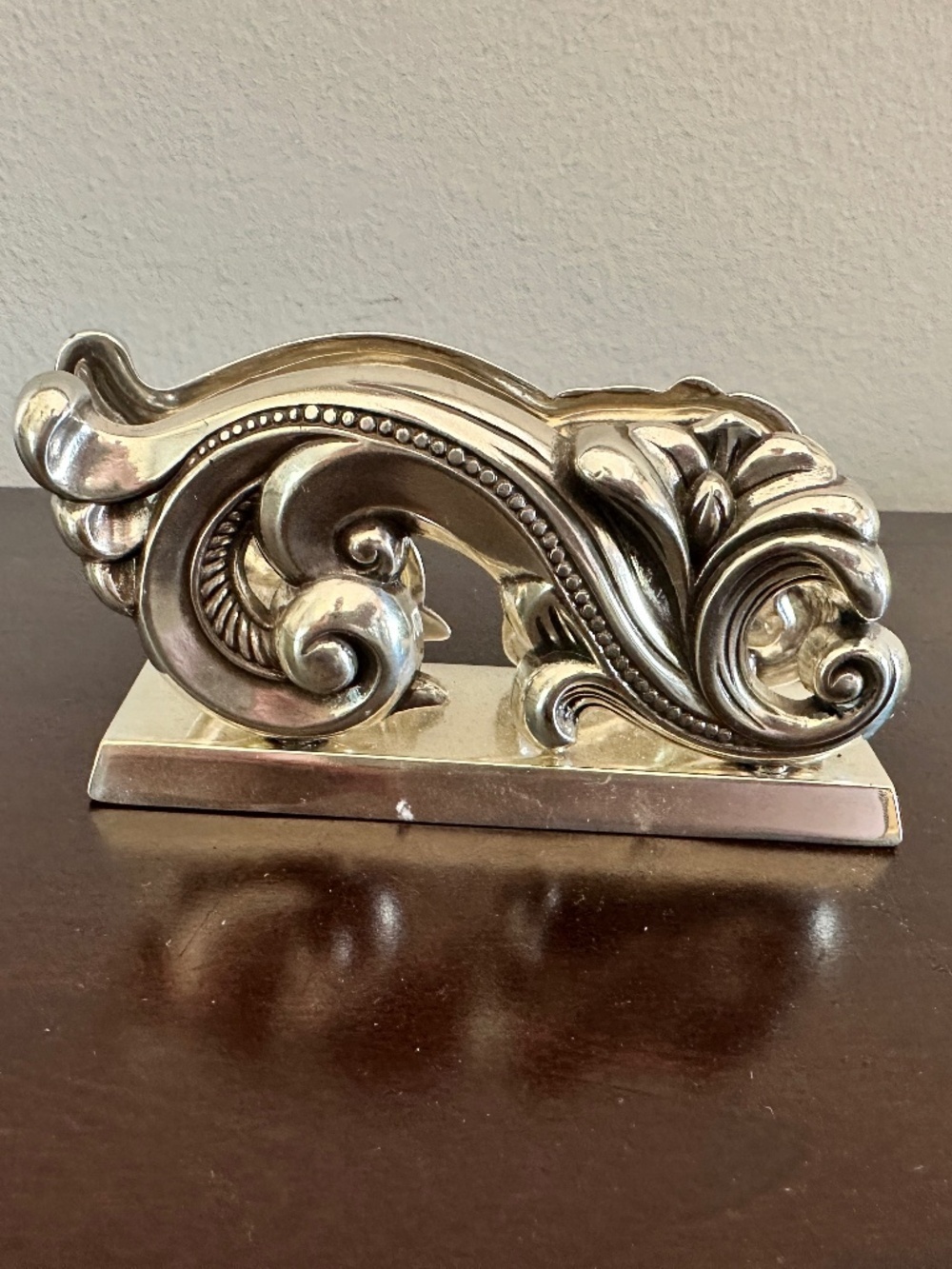 Brighton Swirl Scroll Metal Desk Business Card Holder Display Stand Silver Plate